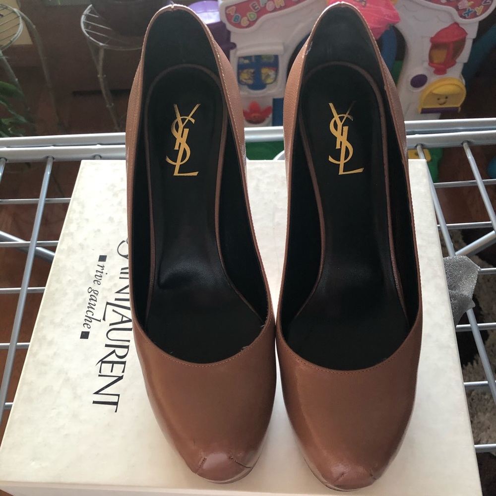 🔥Beautiful, elegant YSL Tribute shoes .